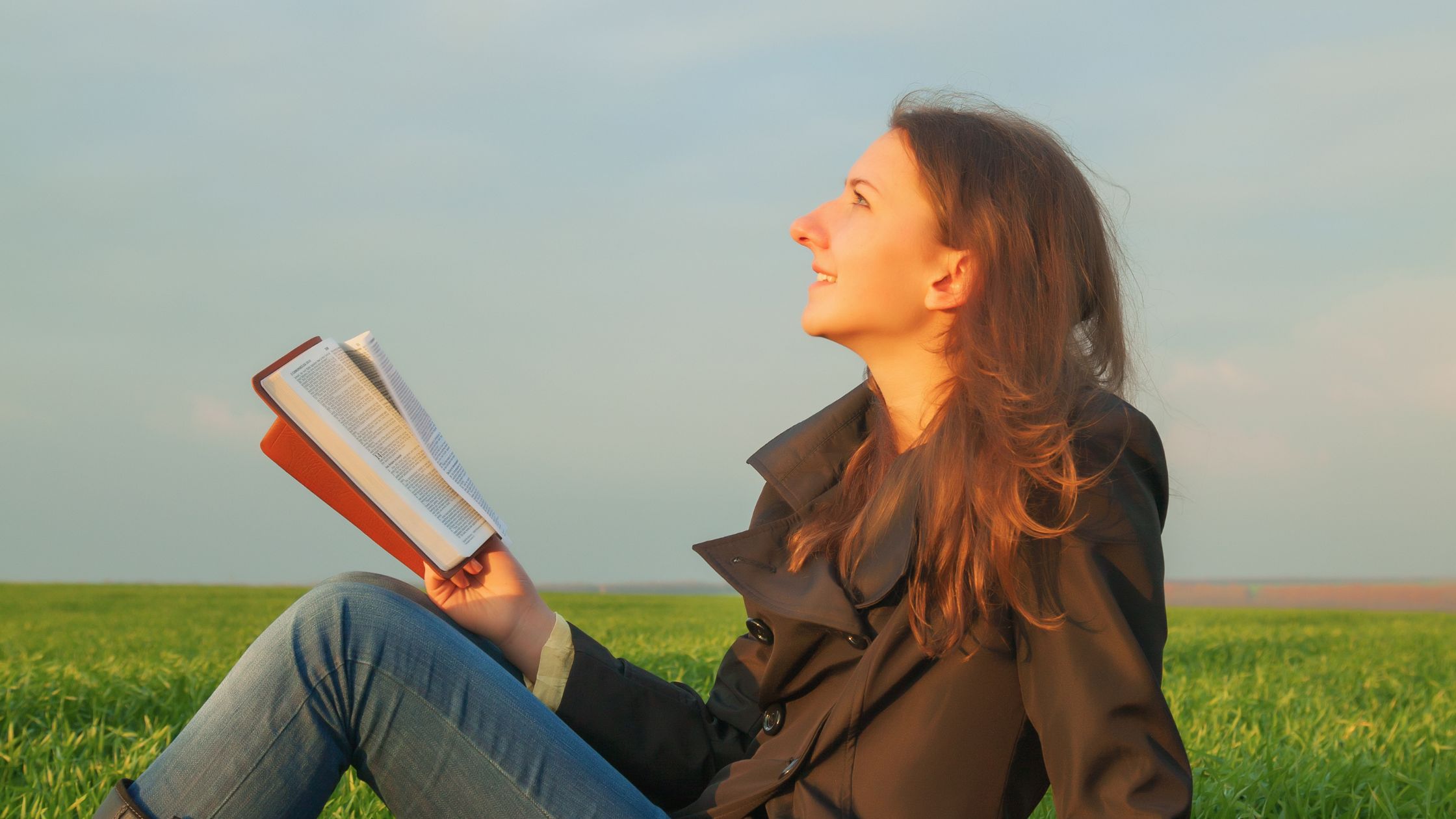 You are currently viewing 21 Bible Verses for Strength and Courage